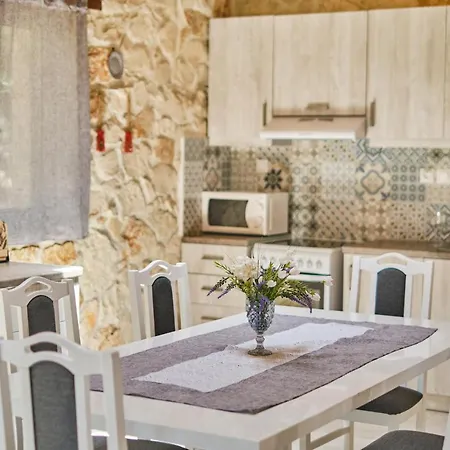 Gerakas Stone House Ανω Βασιλικος
