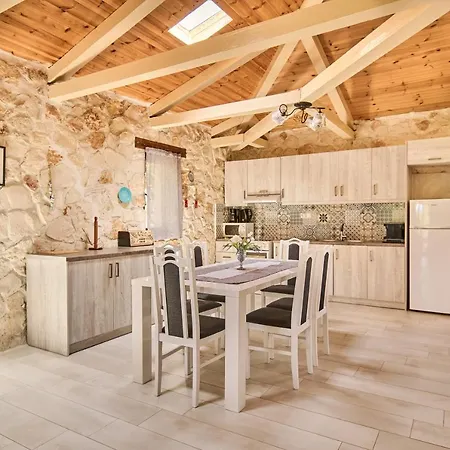 Villa Gerakas Stone House Vasilikí