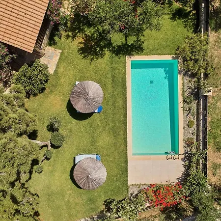 Gerakas Stone House * Vasilikí