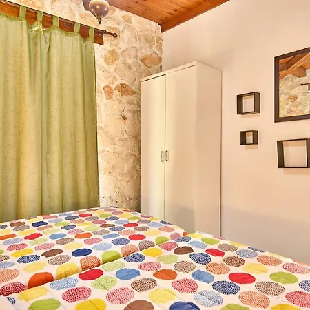 Gerakas Stone House Vasilikí