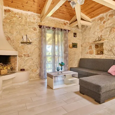 Gerakas Stone House Villa Vasilikí